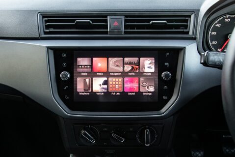 SEAT Arona TSI SE TECHNOLOGY 28