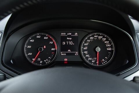 SEAT Arona TSI SE TECHNOLOGY 15