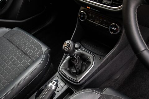 Ford Fiesta TITANIUM X MHEV 31