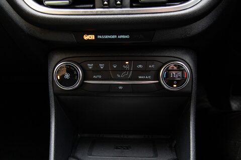 Ford Fiesta TITANIUM X MHEV 32