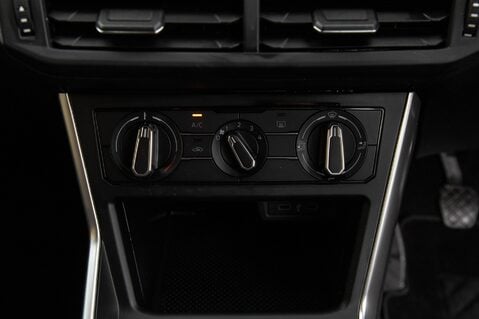 Volkswagen Polo LIFE TSI 33