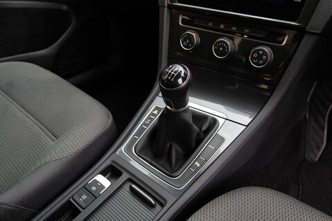 Volkswagen Golf SE TSI BLUEMOTION TECHNOLOGY 32