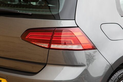 Volkswagen Golf SE TSI BLUEMOTION TECHNOLOGY 9