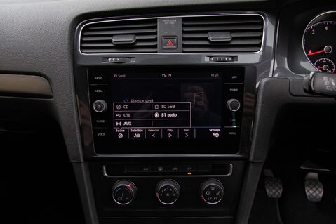 Volkswagen Golf SE TSI BLUEMOTION TECHNOLOGY 24