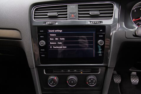 Volkswagen Golf SE TSI BLUEMOTION TECHNOLOGY 27