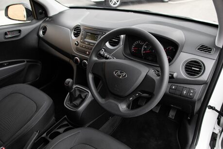 Hyundai i10 S