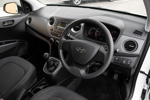 Hyundai i10 S 4