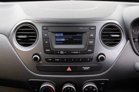 Hyundai i10 S 24