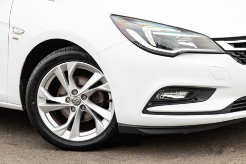 Vauxhall Astra SRI NAV CDTI 11