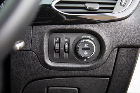 Vauxhall Astra SRI NAV CDTI 16
