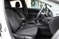 Vauxhall Astra SRI NAV CDTI 31