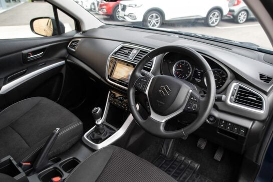 Suzuki SX4 S-Cross SZ-T BOOSTERJET MHEV
