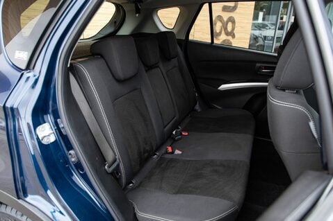 Suzuki SX4 S-Cross SZ-T BOOSTERJET MHEV 32