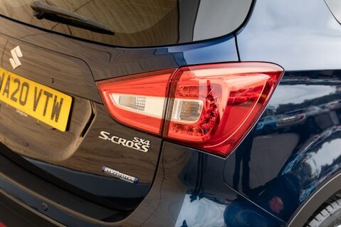 Suzuki SX4 S-Cross SZ-T BOOSTERJET MHEV 9
