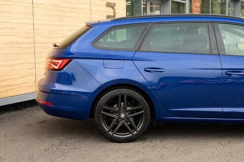 SEAT Leon TSI EVO FR BLACK EDITION 7
