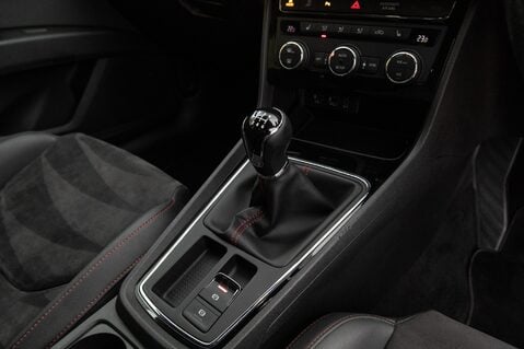 SEAT Leon TSI EVO FR BLACK EDITION 35