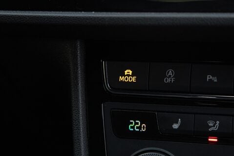 SEAT Leon TSI EVO FR BLACK EDITION 38