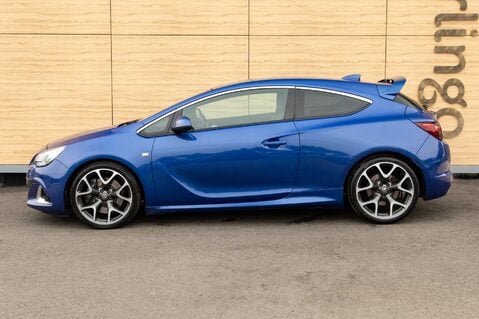 Vauxhall Astra GTC VXR 14