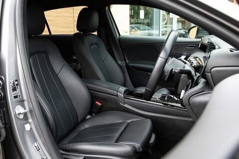 Mercedes-Benz A Class A 180 SPORT EXECUTIVE EDITION 33