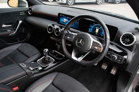 Mercedes-Benz A Class A 200 AMG LINE EXECUTIVE 4