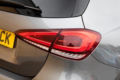 Mercedes-Benz A Class A 200 AMG LINE EXECUTIVE 9