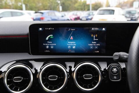 Mercedes-Benz A Class A 200 AMG LINE EXECUTIVE 22