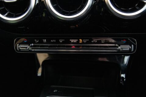 Mercedes-Benz A Class A 200 AMG LINE EXECUTIVE 34