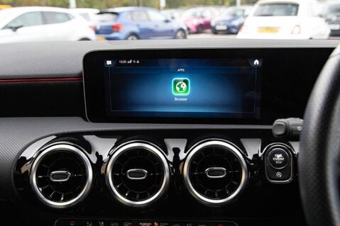 Mercedes-Benz A Class A 200 AMG LINE EXECUTIVE 28