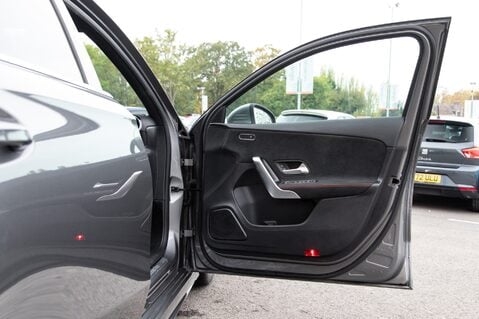 Mercedes-Benz A Class A 200 AMG LINE EXECUTIVE 14