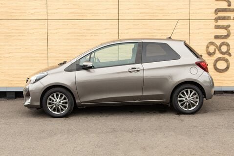 Toyota Yaris VVT-I ICON 13