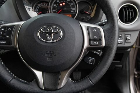 Toyota Yaris VVT-I ICON 20