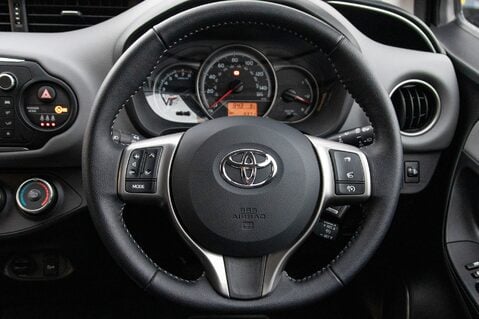 Toyota Yaris VVT-I ICON 21