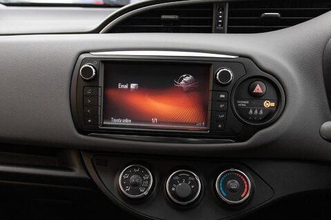 Toyota Yaris VVT-I ICON 26