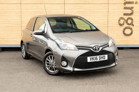 Toyota Yaris VVT-I ICON 1