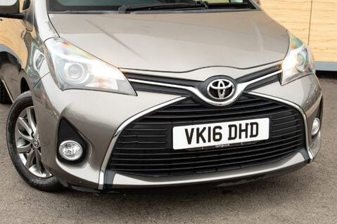 Toyota Yaris VVT-I ICON 11