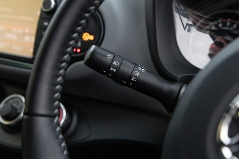 Toyota Yaris VVT-I ICON 17