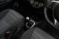Toyota Yaris VVT-I ICON 29