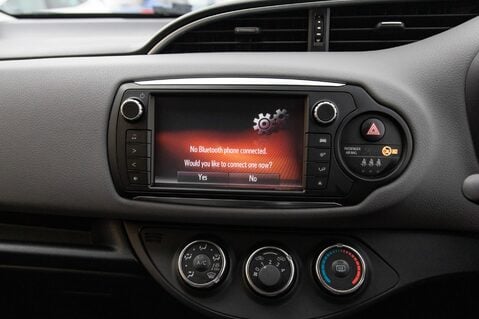Toyota Yaris VVT-I ICON 25