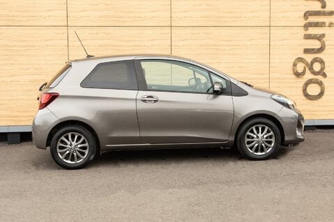 Toyota Yaris VVT-I ICON 12