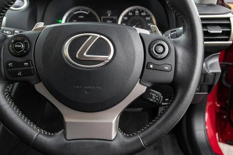 Lexus Is 300H ADVANCE 20