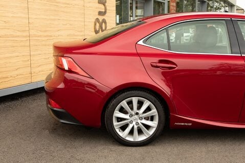 Lexus Is 300H ADVANCE 7