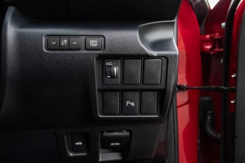 Lexus Is 300H ADVANCE 16