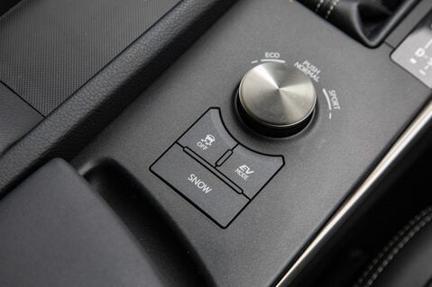 Lexus Is 300H ADVANCE 35