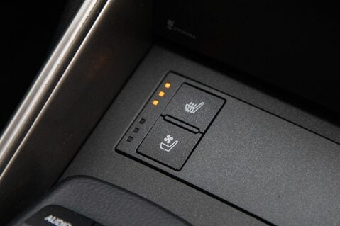 Lexus Is 300H ADVANCE 34