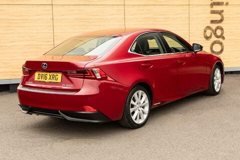Lexus Is 300H ADVANCE 2