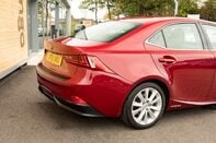 Lexus Is 300H ADVANCE 8