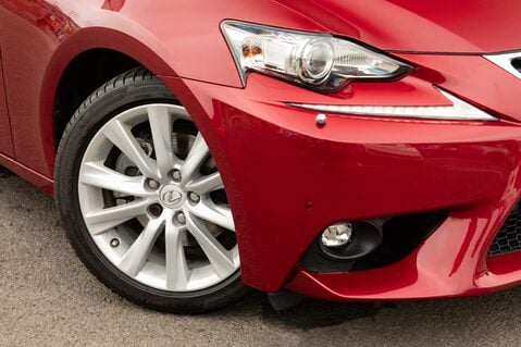 Lexus Is 300H ADVANCE 11