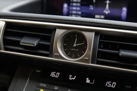 Lexus Is 300H ADVANCE 33