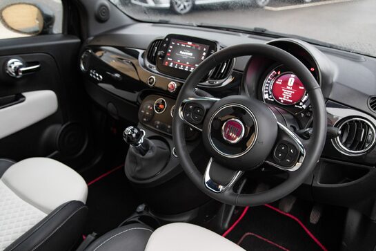 Fiat 500 DOLCEVITA PLUS MHEV