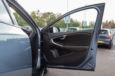 Volvo V40 T3 CROSS COUNTRY PRO 14